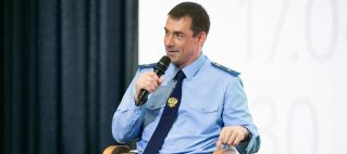 Прокурор региона Сергей Ломакин провел встречу со студентами-юристами Прокурор региона Сергей Ломакин провел встречу со студентами-юристами